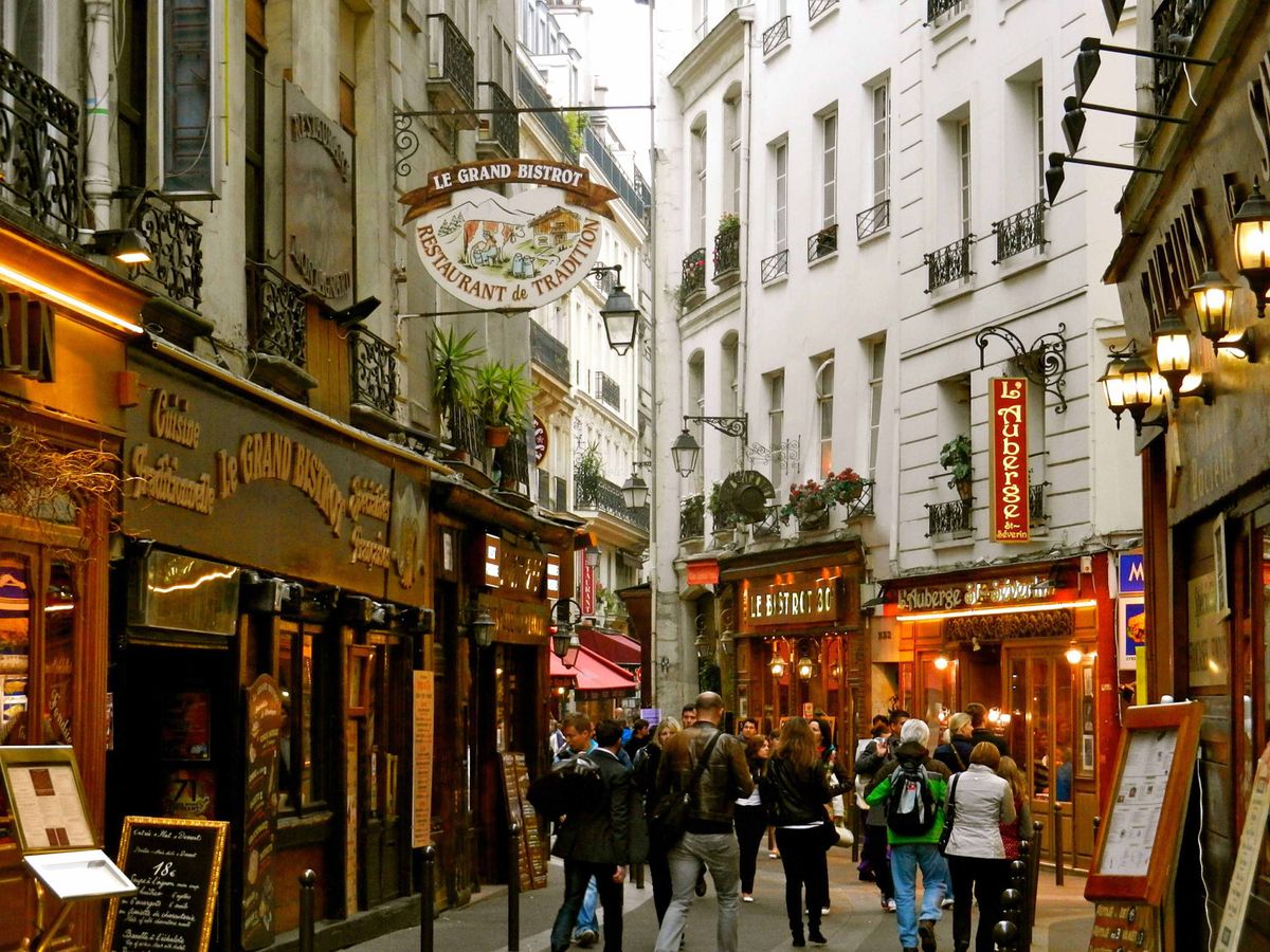 LATIN QUARTER (Quartier Latin, 5th Arrondissement)