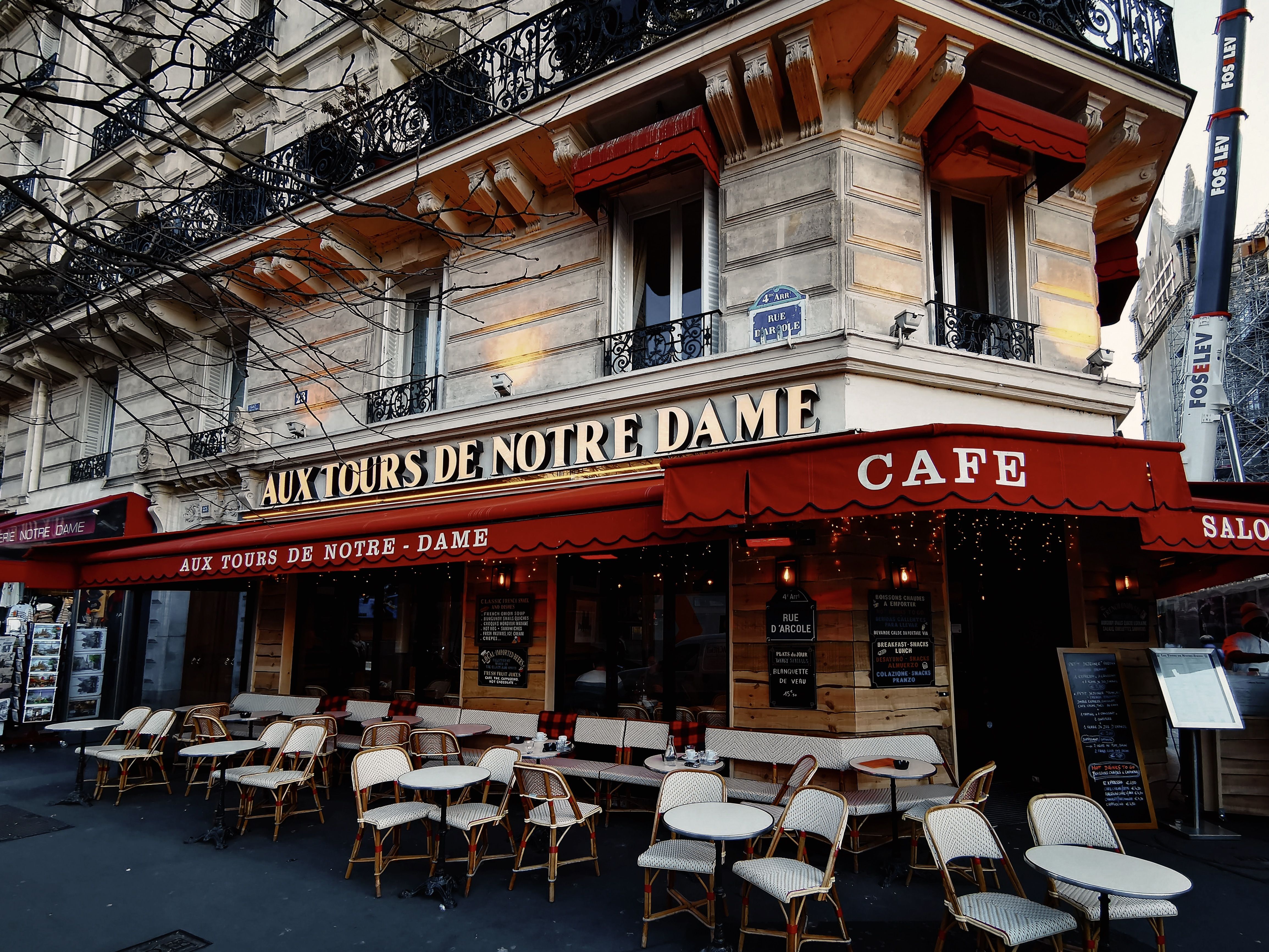 Paris café