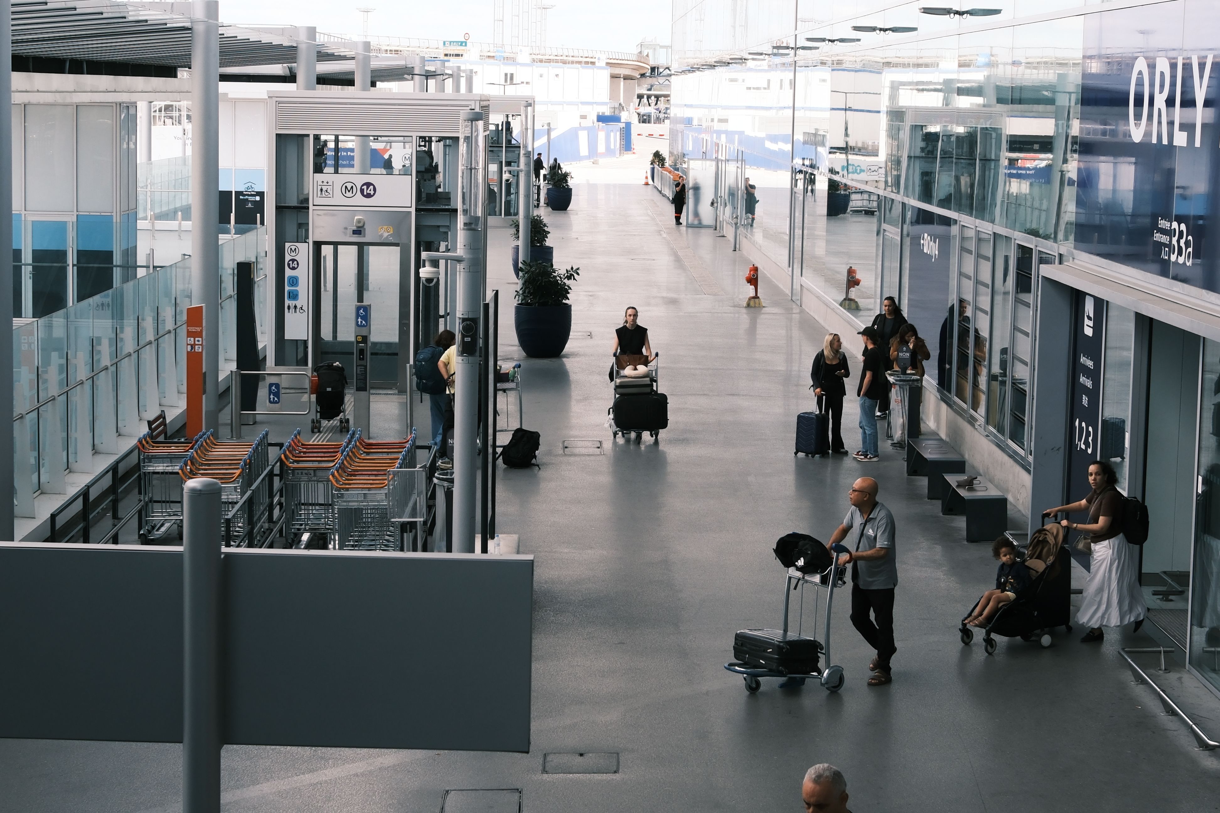 Orly Airport: Bus - airport